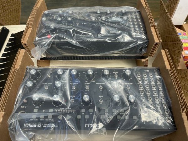 画像5: Moog Sound Studio: Mother-32/DFAM + Subharmonicon/DFAM + 4Tier Rack(Open Box) (5)