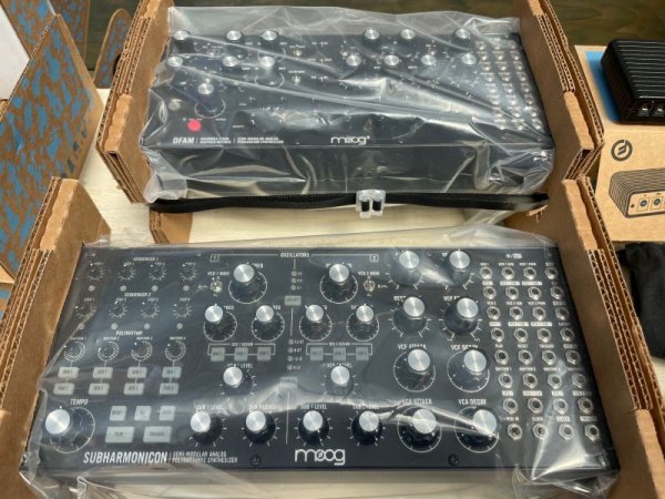 画像11: Moog Sound Studio: Mother-32/DFAM + Subharmonicon/DFAM + 4Tier Rack(Open Box) (11)