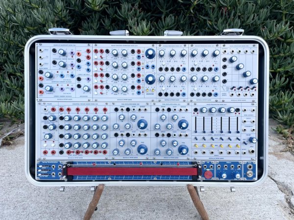 画像1: Buchla Tiptop 200t series with BPNYC ZERO Halliburton Eurorack Modular Travel Case 7U　要予約 (1)