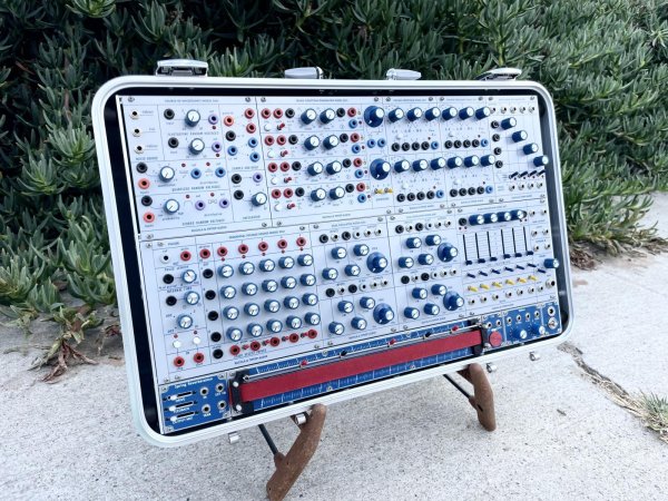 画像2: Buchla Tiptop 200t series with BPNYC ZERO Halliburton Eurorack Modular Travel Case 7U　要予約 (2)