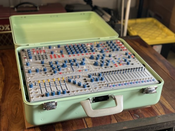 画像8: Buchla Tiptop 200t series with BPNYC ZERO Halliburton Eurorack Modular Travel Case 9U Seafoam Green #2　売却済 (8)