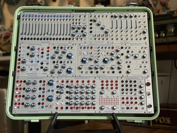 画像7: Buchla Tiptop 200t series with BPNYC ZERO Halliburton Eurorack Modular Travel Case 9U Seafoam Green #2　売却済 (7)