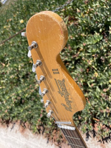画像15: Hagstrom II 1960s Beautiful Red, All original, HSC, Tremolo bar (15)