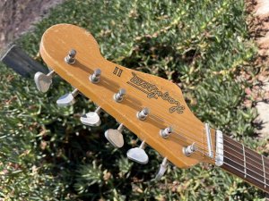 画像10: Hagstrom II 1960s Beautiful Red, All original, HSC, Tremolo bar