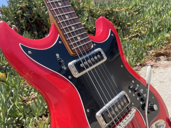 画像7: Hagstrom II 1960s Beautiful Red, All original, HSC, Tremolo bar (7)