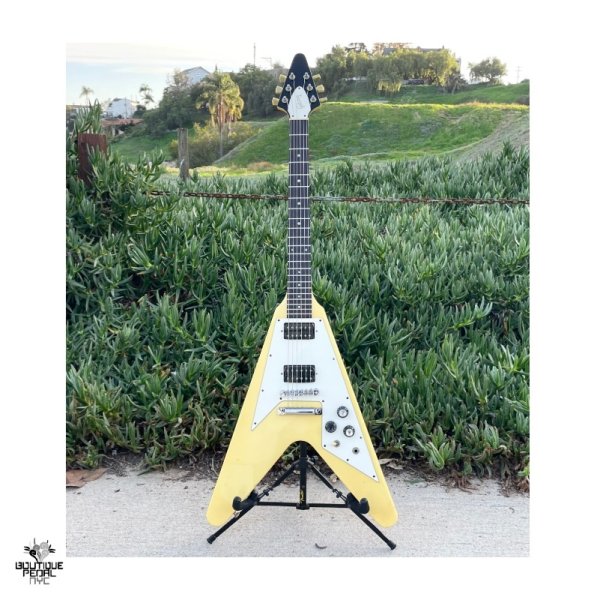 画像1: 1991 Gibson Flying V ’67 Early Reissue Alpine White (1)