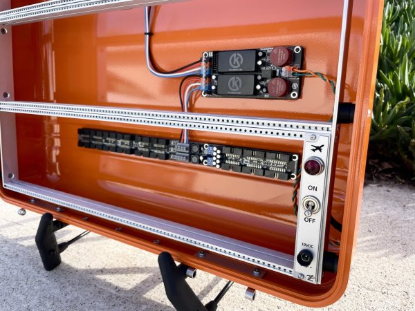 画像4: BPNYC ZERO Halliburton Eurorack Modular Travel Case 9U 96hp "ORANGE" 　売却済 (4)