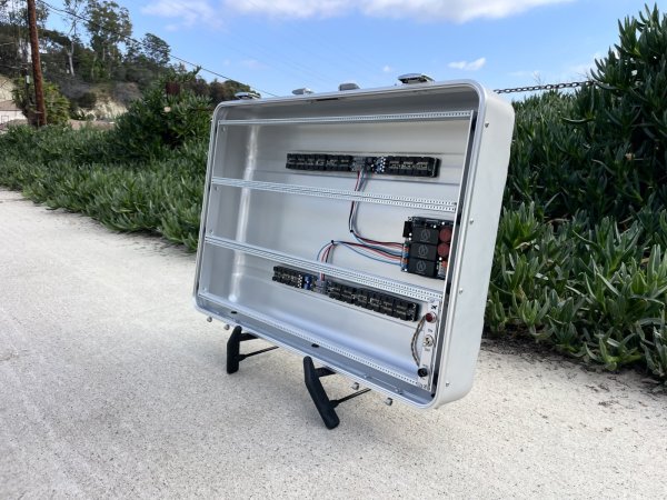 画像4: BPNYC ZERO Halliburton Eurorack Modular Travel Case NOS SILVER 3x122hp 9U　売却済 (4)