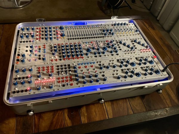 画像16: Buchla Tiptop 200t series with BPNYC ZERO Halliburton Eurorack Modular Travel Case NOS SILVER 122hp 9U　＊要問い合わせ (16)