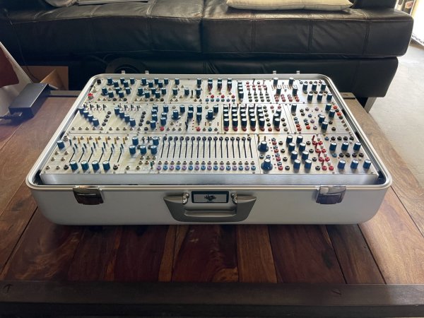画像6: Buchla Tiptop 200t series with BPNYC ZERO Halliburton Eurorack Modular Travel Case NOS SILVER 122hp 9U　＊要問い合わせ (6)