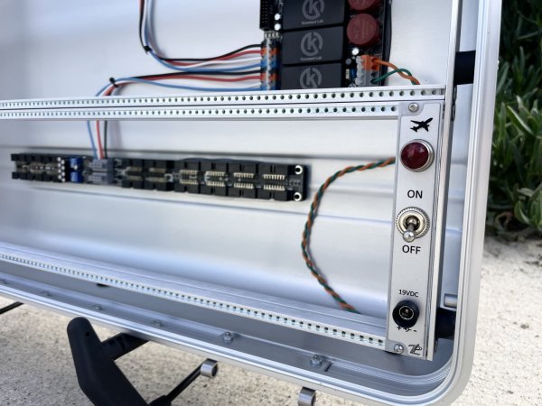 画像11: BPNYC ZERO Halliburton Eurorack Modular Travel Case NOS SILVER 3x122hp 9U　売却済 (11)