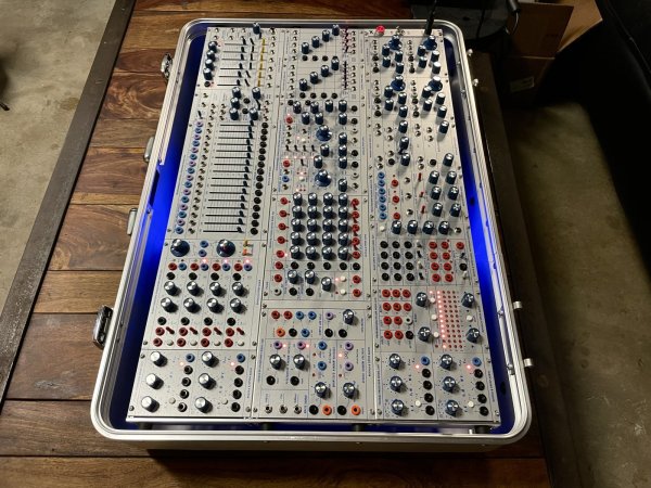 画像17: Buchla Tiptop 200t series with BPNYC ZERO Halliburton Eurorack Modular Travel Case NOS SILVER 122hp 9U　＊要問い合わせ (17)