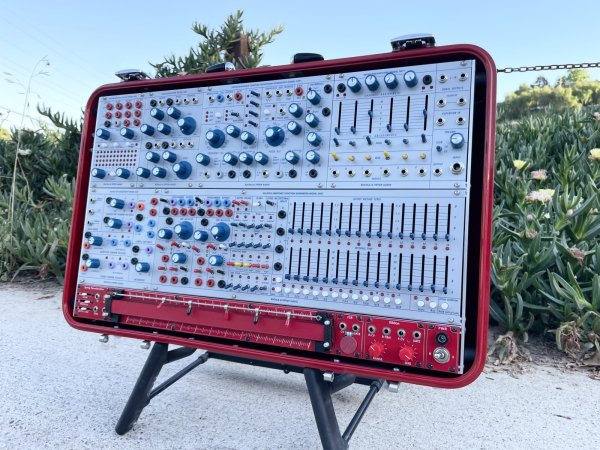 画像2: Buchla Tiptop 200t series with BPNYC ZERO Halliburton Eurorack Modular Travel Case 7U "REDRUM" #2　売却済 (2)