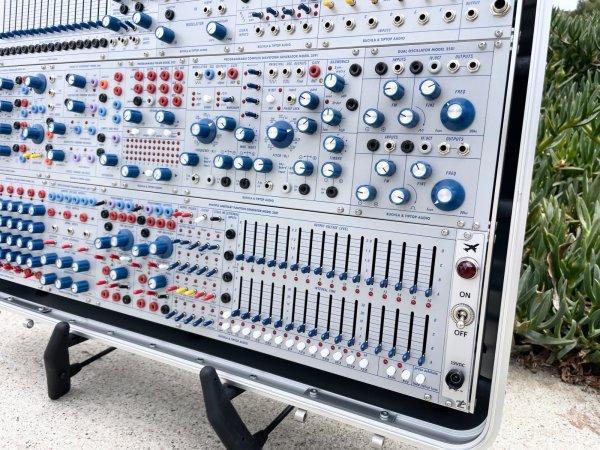 画像8: Buchla Tiptop 200t series with BPNYC ZERO Halliburton Eurorack Modular Travel Case SILVER 122hp 9U w/MARF (8)