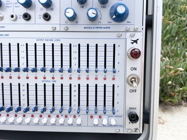 画像11: Buchla Tiptop 200t series with BPNYC ZERO Halliburton Eurorack Modular Travel Case SILVER 122hp 9U w/MARF (11)