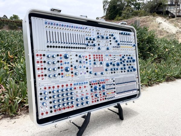 画像3: Buchla Tiptop 200t series with BPNYC ZERO Halliburton Eurorack Modular Travel Case SILVER 122hp 9U w/MARF (3)