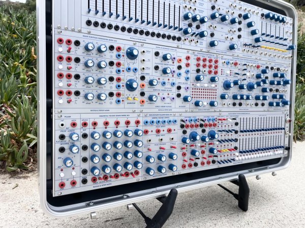 画像10: Buchla Tiptop 200t series with BPNYC ZERO Halliburton Eurorack Modular Travel Case SILVER 122hp 9U w/MARF (10)