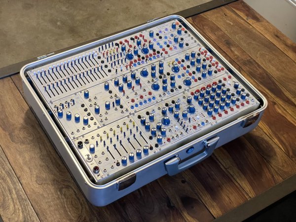 画像4: Buchla Tiptop 200t series with BPNYC ZERO Halliburton Eurorack Modular Travel Case 9U #4 (4)