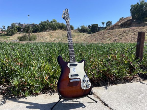 画像3: 1964 Epiphone Olympic Double Sunburst "Batwing" headstock (3)