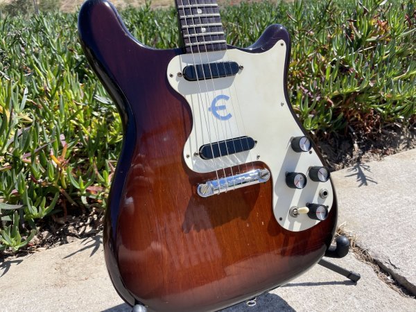 画像4: 1964 Epiphone Olympic Double Sunburst "Batwing" headstock (4)