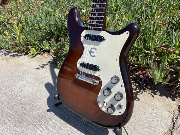 画像5: 1964 Epiphone Olympic Double Sunburst "Batwing" headstock (5)