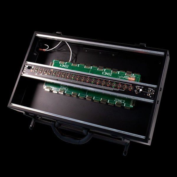 画像2: Make Noise 4 Zone CV Bus Case (104hp x 7U)　 (2)