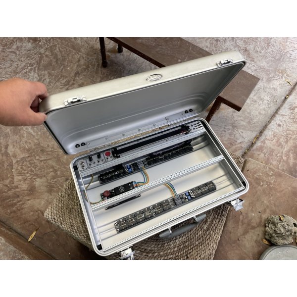 画像9: BPNYC ZERO Halliburton Eurorack Modular Travel Case w/Pulp Logic 1U SILVER 売却済 (9)