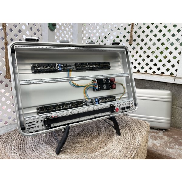 画像13: BPNYC ZERO Halliburton Eurorack Modular Travel Case w/Pulp Logic 1U SILVER 売却済 (13)