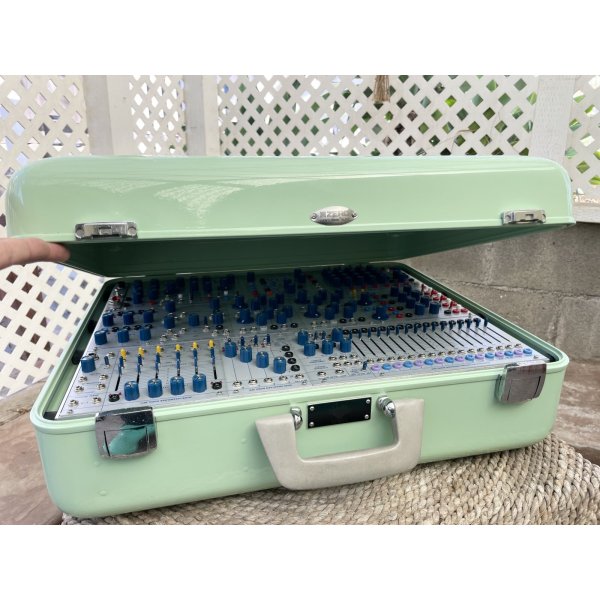 画像9: Buchla Tiptop 200t series with BPNYC ZERO Halliburton Eurorack Modular Travel Case 9U Seafoam Green 売却済 (9)