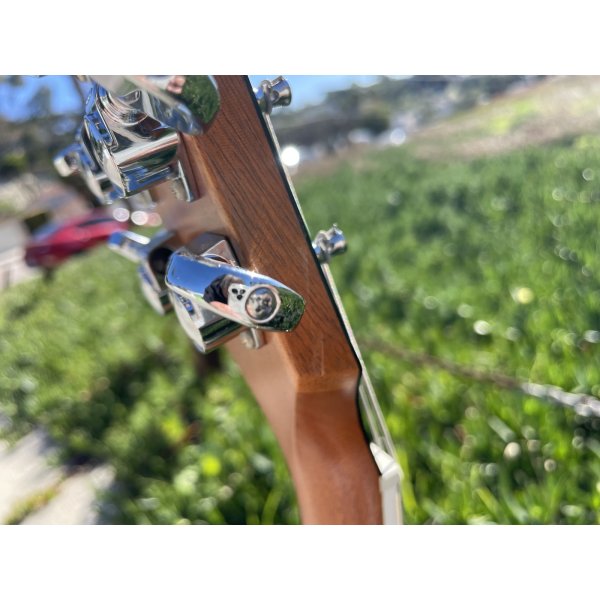 画像10: 2018 Gibson Les Paul classic player plus Satin Ocean Blue 売却済 (10)