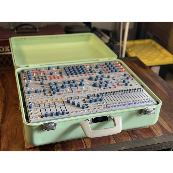 画像8: Buchla Tiptop 200t series with BPNYC ZERO Halliburton Eurorack Modular Travel Case 9U Seafoam Green #2　売却済 (8)