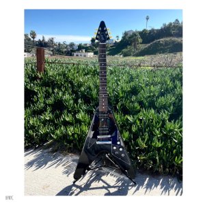 画像: 2012 Gibson Flying V ’67 Reissue BLACK ON BLACK