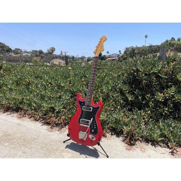 画像4: Hagstrom II 1960s Beautiful Red, All original, HSC, Tremolo bar (4)