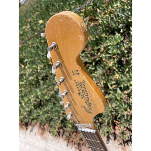 画像15: Hagstrom II 1960s Beautiful Red, All original, HSC, Tremolo bar (15)