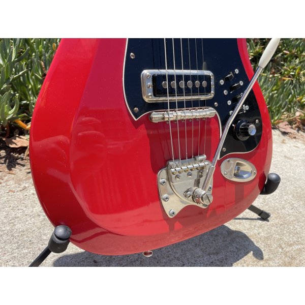 画像8: Hagstrom II 1960s Beautiful Red, All original, HSC, Tremolo bar (8)