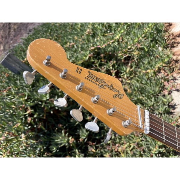 画像10: Hagstrom II 1960s Beautiful Red, All original, HSC, Tremolo bar (10)