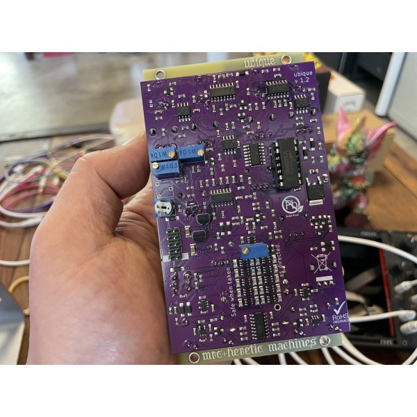 画像2: manifold research centre Ubique  (2)