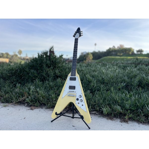 画像3: 1991 Gibson Flying V ’67 Early Reissue Alpine White (3)