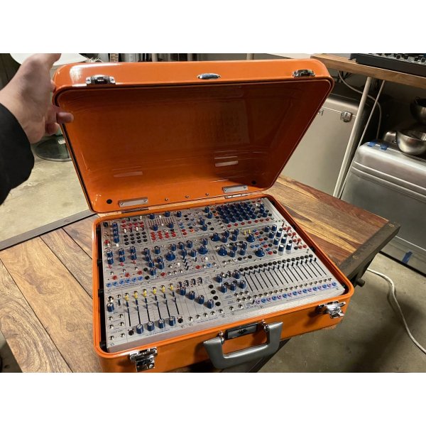 画像29: BPNYC ZERO Halliburton Eurorack Modular Travel Case 9U 96hp "ORANGE" (29)