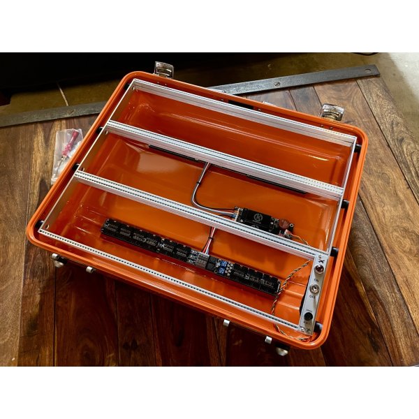 画像27: BPNYC ZERO Halliburton Eurorack Modular Travel Case 9U 96hp "ORANGE" (27)
