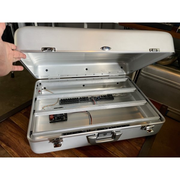 画像17: BPNYC ZERO Halliburton Eurorack Modular Travel Case NOS SILVER 3x122hp 9U (17)