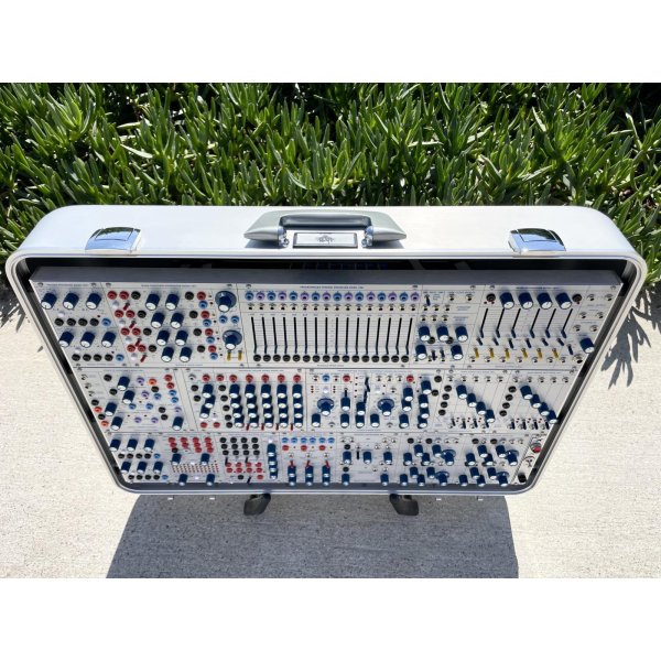 画像3: Buchla Tiptop 200t series with BPNYC ZERO Halliburton Eurorack Modular Travel Case NOS SILVER 122hp 9U (3)