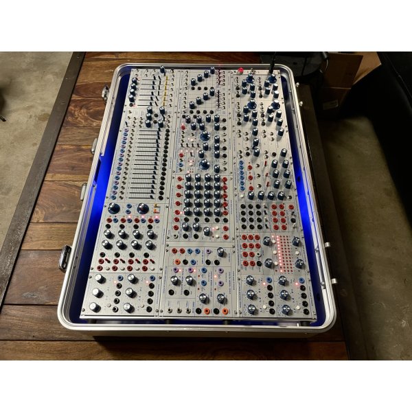 画像17: Buchla Tiptop 200t series with BPNYC ZERO Halliburton Eurorack Modular Travel Case NOS SILVER 122hp 9U (17)