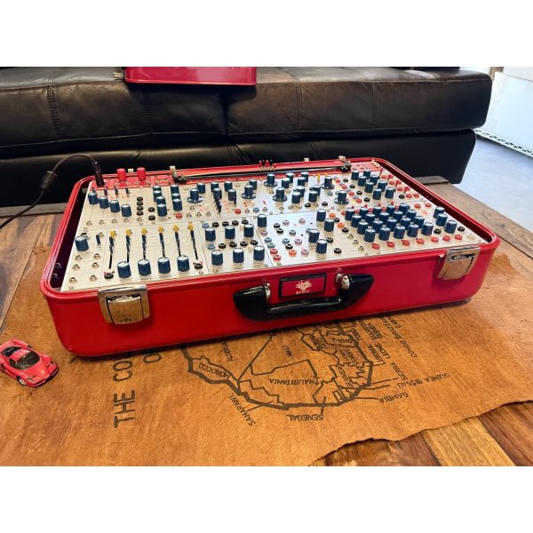 画像11: Buchla Tiptop 200t series with BPNYC ZERO Halliburton Eurorack Modular Travel Case 7U "REDRUM" (11)