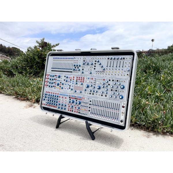 画像1: Buchla Tiptop 200t series with BPNYC ZERO Halliburton Eurorack Modular Travel Case SILVER 122hp 9U w/MARF (1)